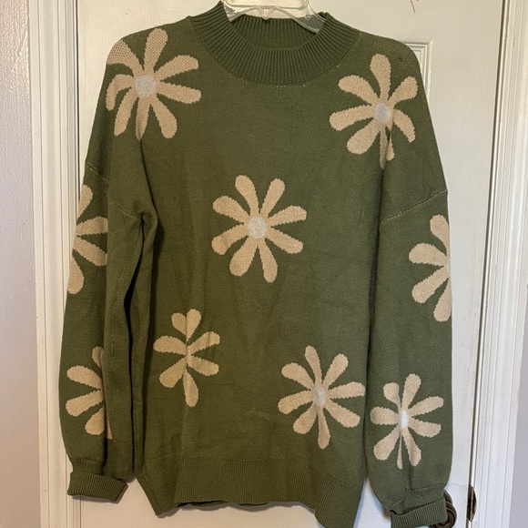 zeagoo Sweaters - zeagoo Olive Crewneck Sweater with Cream Daisy Motif